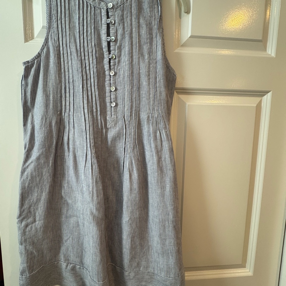 Breezy linen summer dress.